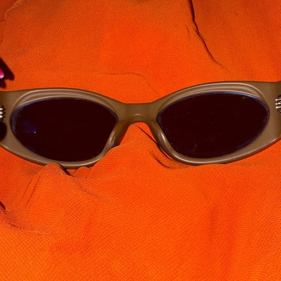 Jacquemus Brown and White Zebra Sunglasses - Picture 6 of 10